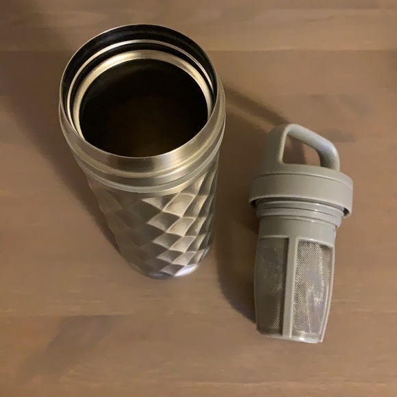 David’s Tea Silver Geometric Tumbler with Built In Stainless Steel Strainer - Picture 7 of 8